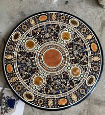 Tavolo intarsiato nero con