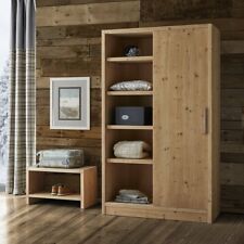 Armadio in legno di abete