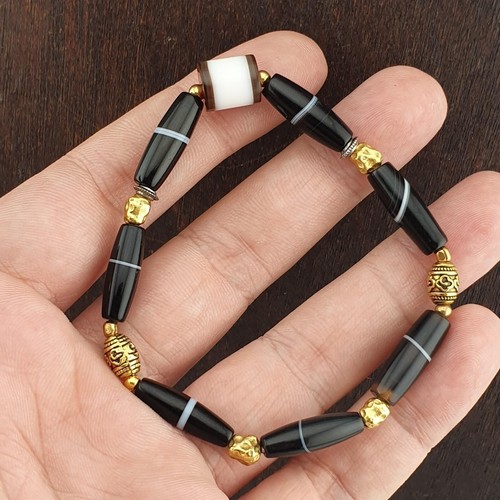 Antico vecchio bracciale
