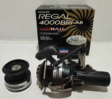 Mulinello da Pesca Daiwa Regal 4000BRi - AB NUOVO VECCHIO STOCK Omaggio Bobina Extra