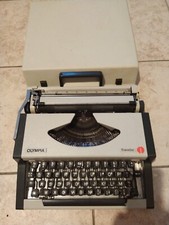 macchina da scrivere olympia