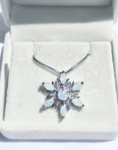 Collana con ciondolo fiocco - con,