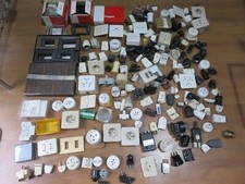 Lotto stock MATERIALE ELETTRICO Interruttori Prese Spine Portalampada Placchette
