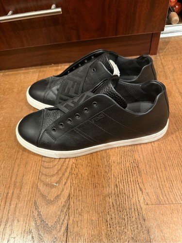 Fendi black leather slip - fendi,