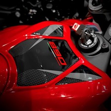 Adesivo Sopra Tappo Benzina