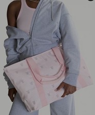 Borsa nuova con etichette