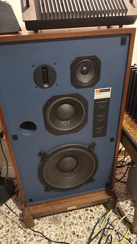 Jbl 4315