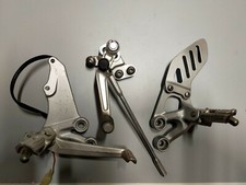 coppia pedane poggiapiedi suzuki gsxr600 k7