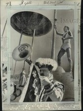 1960 Stampa Foto Porta torcia non accesa verso ciotola fiamma, Stadio Olimpico