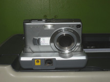  Casio Exilim EX-Z4 Digital Camera 4 MP- 3X zoom ottico  + DOCK STATION