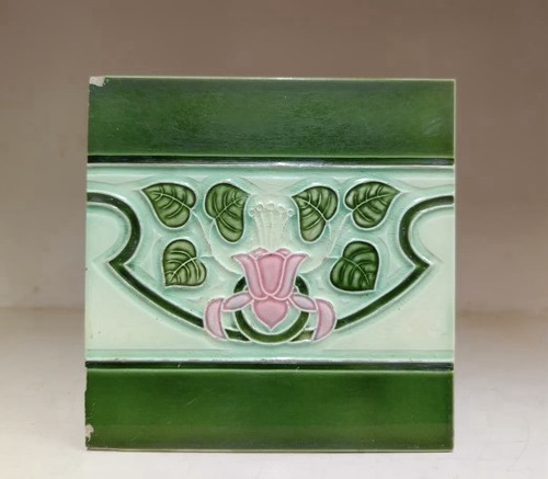 Piastrella ceramica maiolica