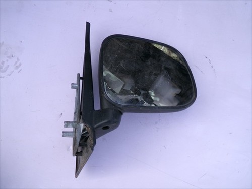 Retrovisor derecho nissan - derecho,