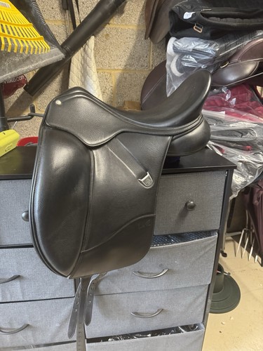 Sella dressage bates in - da,