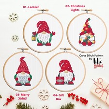 Set modello punto croce gnomi