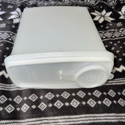 Tupperware cereal keeper - tupperware,