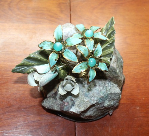 Scultura floreale smaltata