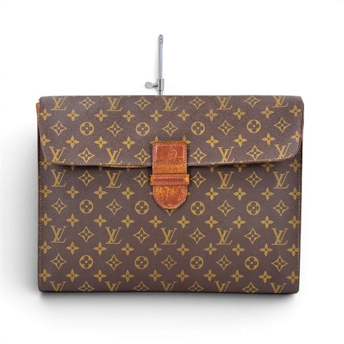 Louis vuitton porte - louis, ministre