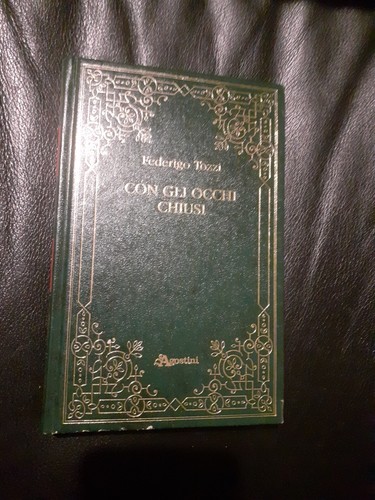 Con gli occhi - con, chiusi