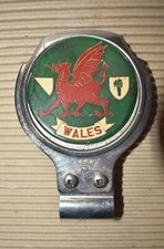 Vintage car badge " WALES" (GB). Clip per paracolpi LAMBRETTE e/o VESPE !  
