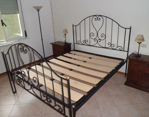 Letto ferro battuto - in,