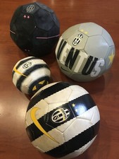 Mini pallone in cuoio mondo Juventus FC e tre palloni in buone condizioni Tagl.5