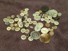 Lotto di 75 bottoni vintage