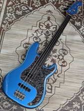 Fender Tony Franklin basso di