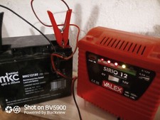 Caricabatterie 6 12 volt e batteria 12 volt 18 ampere