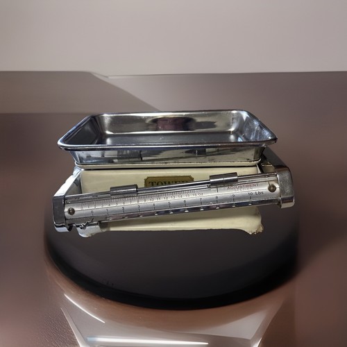 Vintage tower scales - ,