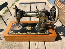 Antica macchina da cucire da