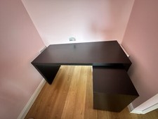 Scrivania con piano estraibile