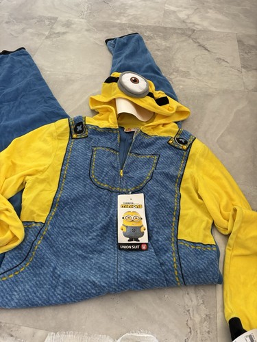 Nwts minion union - nwts,