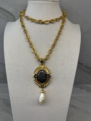 Collana con monete doppia