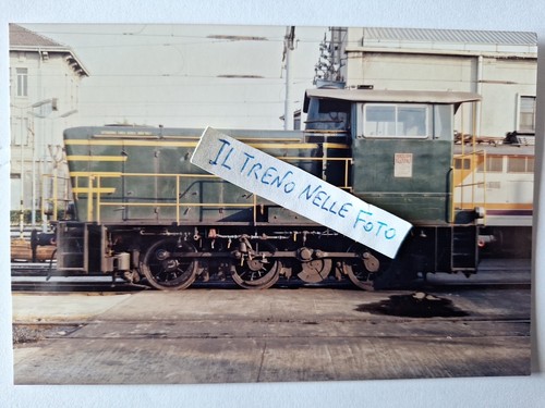 Fotografia deposito locomotive - fotografia,