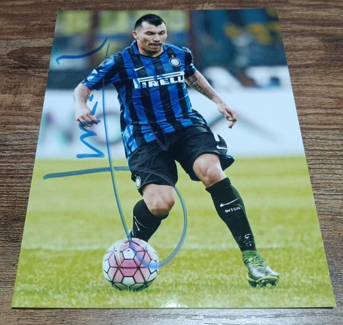Foto autografata gary medel - foto,