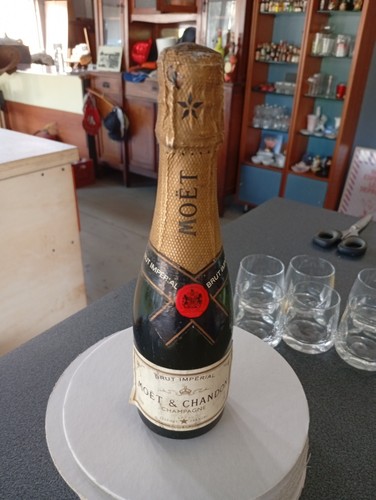 Champagne moet chandon brut - , &