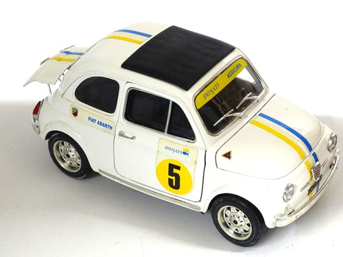 Bburago 3334 fiat 500 - 1:16,