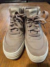 Women’s 7 1/2 Reebok High