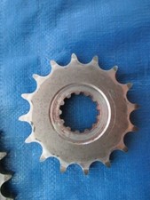 PIGNONE 16 DENTI  MOTORE HONDA VFR 750 R C 24