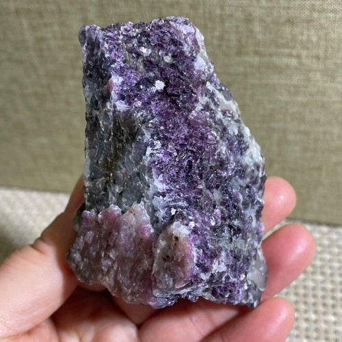 Esemplare minerale grezzo