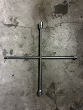 CHIAVE A CROCE BETA 982 PER DADI E RUOTE COME NUOVA