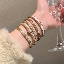 Bracciale alla moda in acciaio