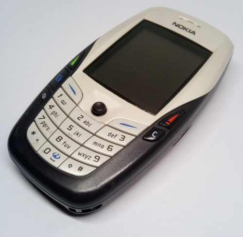 Nokia 6600 accende leggi - accende.,