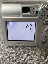 Fotocamera Nikon Coolpix 5600 argento con scatola vedi marchio schermo LCD. Perfettamente Funzionante
