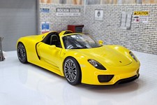 Porsche 918 Spyder Yellow - Modellino Deluxe Cabrio scala 1:18 di Welly