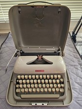 Macchina da scrivere vintage - Marca ADLER