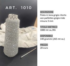 Filato in lana grigia con