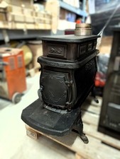 Stufa a legna antica rustica