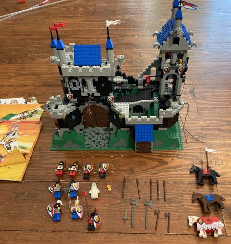 Lego castle set - lego,