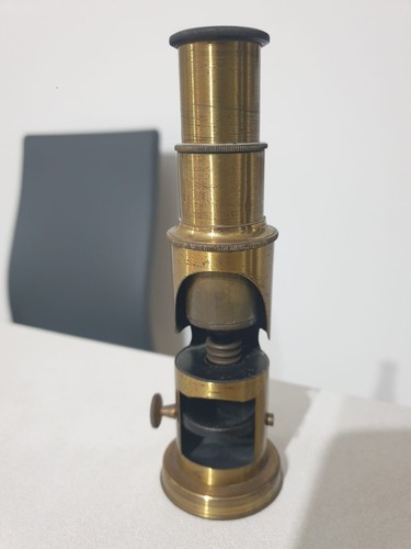 Microscopio antico ottone - microscopio,